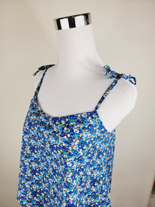 TANK TOP WITH ADJUSTABLE STRAPS