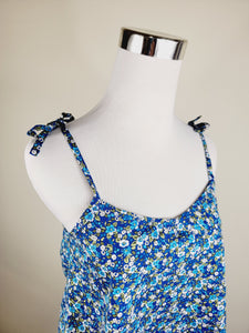 TANK TOP WITH ADJUSTABLE STRAPS