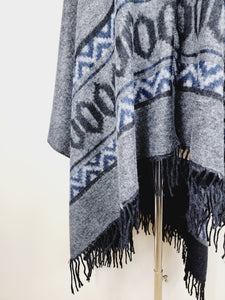 Poncho Shawl, Extra soft - Reversible Gray/Black